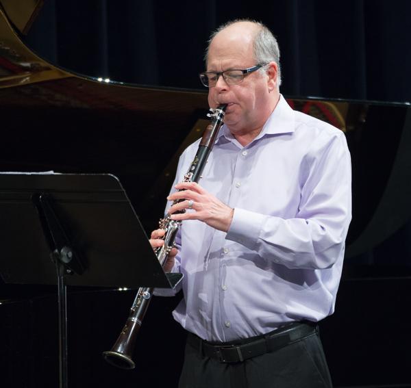 Robert Zelickman plays the clarinet at the Howard Brubeck Theatre on Oct. 18, 2015. (Emi Iguchi/The Telescope)