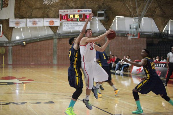 Palomar’s Travis Stevens (33) scores during first period action of the third-place game of the 9th Annual Palomar Thanksgiving Tournament at The Dome. (Stephen Davis/The Telescope)