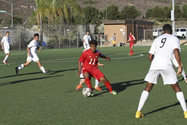 Palomar's midfielder Zack Salado (#11) controls the ball during a game against Cuyamaca on October 24th at Minkoff Field San Marcos, Calif. Comets lost to Cuyamaca 2-0. (Photo courtesy of Marcela Alauie.)