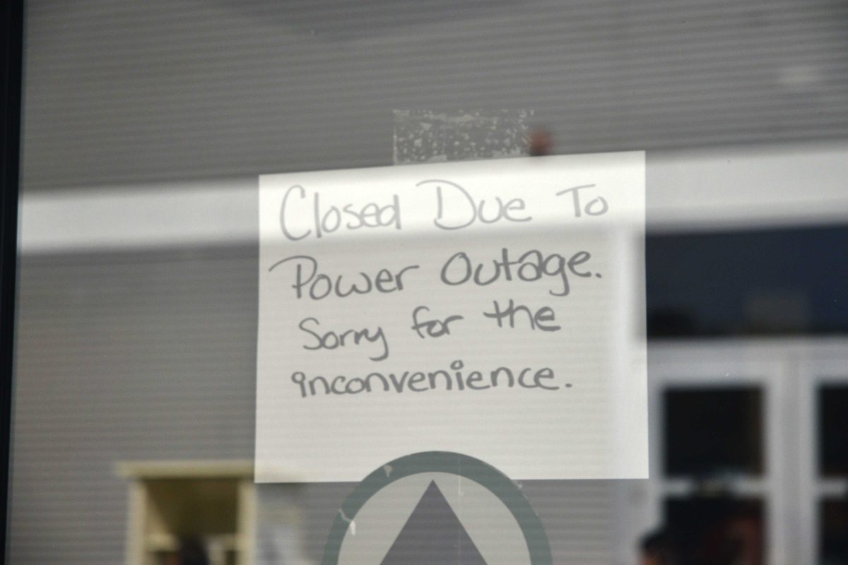 The bookstore closes down due to the power outage at Palomar Nov. 10, 2014. (Casey Cousins/The Telescope)