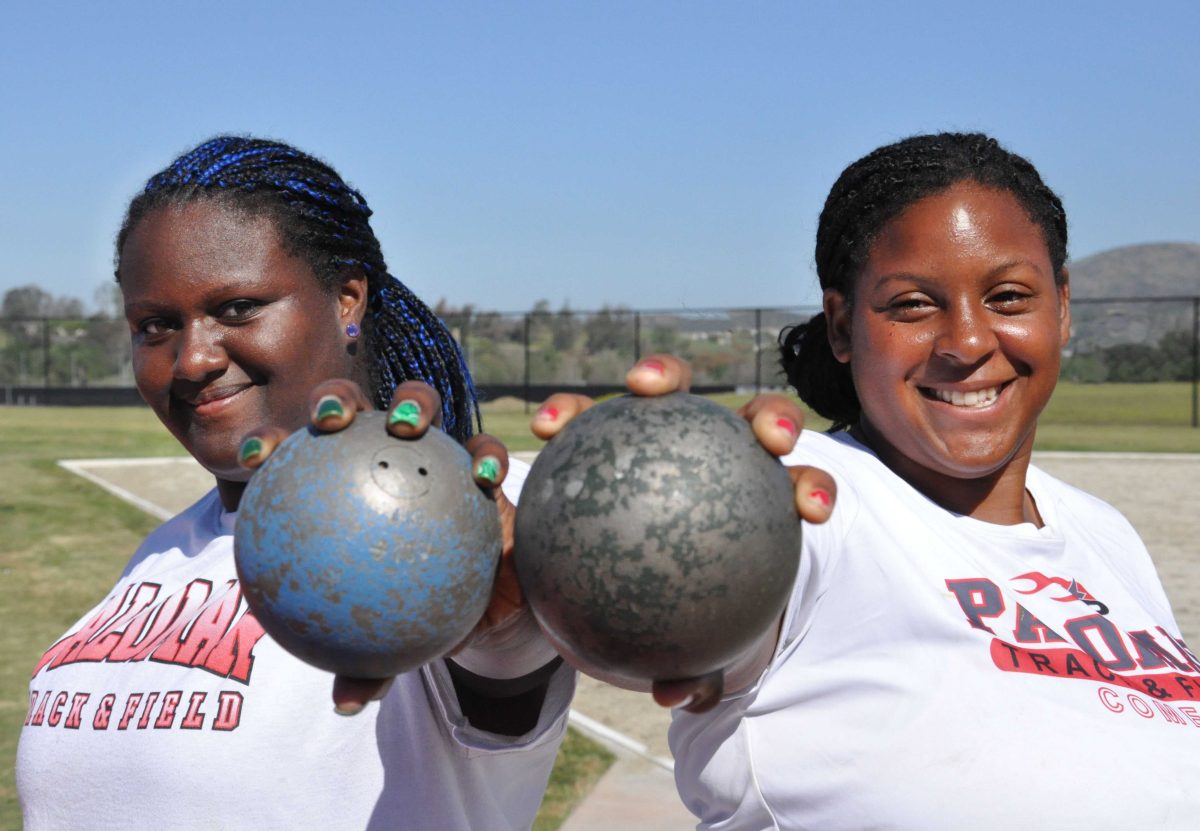 Palomar's De'ondra Young (l) and Simone Everet. (Amber Rosario/The Telescope)