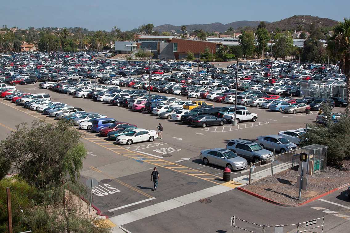 Palomar lot 12 on first day of Fall 2015 semester. (Lou Roubitchek/The Telescope)