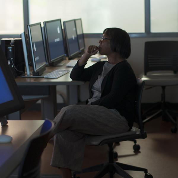 Palomar graphics professor Mark Belao shows Dr. Joi Lin Blake a short film produced by the staff and students within the Communica(tion department to Aug. 24, 2016. (Johnny Jones/The Telescope)