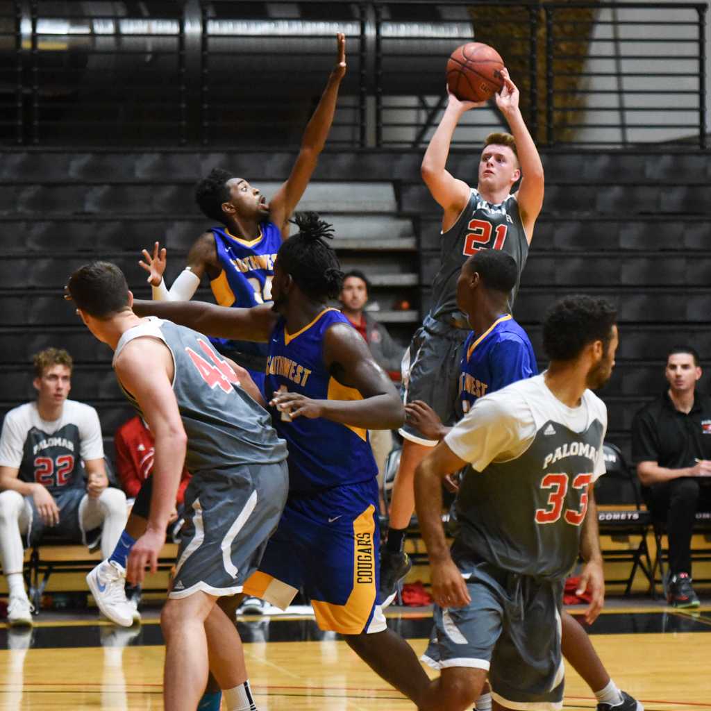 Palomar player Jackson Strong (21) shoots from the three-point line against Los Angeles Southwest. The Beavers which came back to eliminate the Comets 105-97 in overtime Nov. 26 at the Dome. (Johnny Jones/The Telescope)