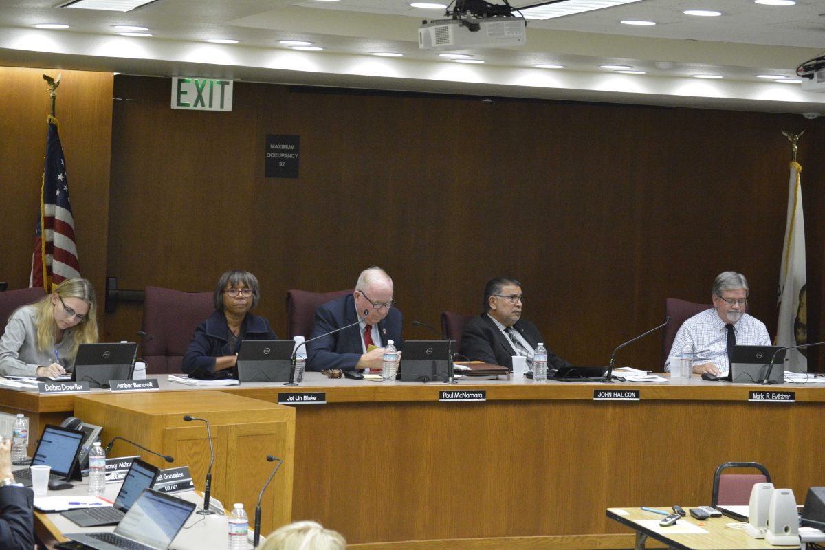 Palomar College Superintendent and Governing Board trustees during Sept. 11, 2018 meeting. (l-r) Amber Bancroft, Joi Lin Blake,Paul McNamara, John Halcon, Mark Evilsizer. (Linus Smith/The Telescope)