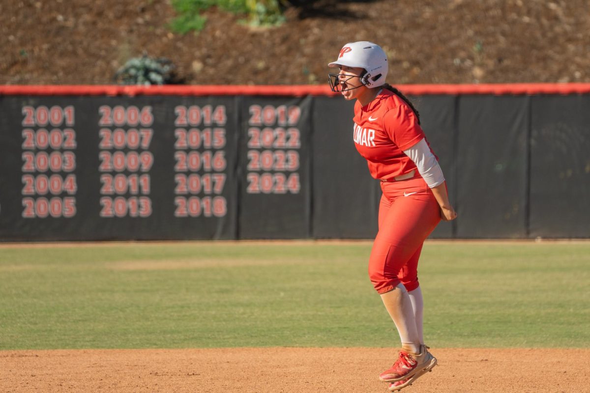 Third baseman #21 Breanna Lutz hit a single that led to a walk off victory against College of the Canyons in game two of a double header. The Comets won game two 12-4.