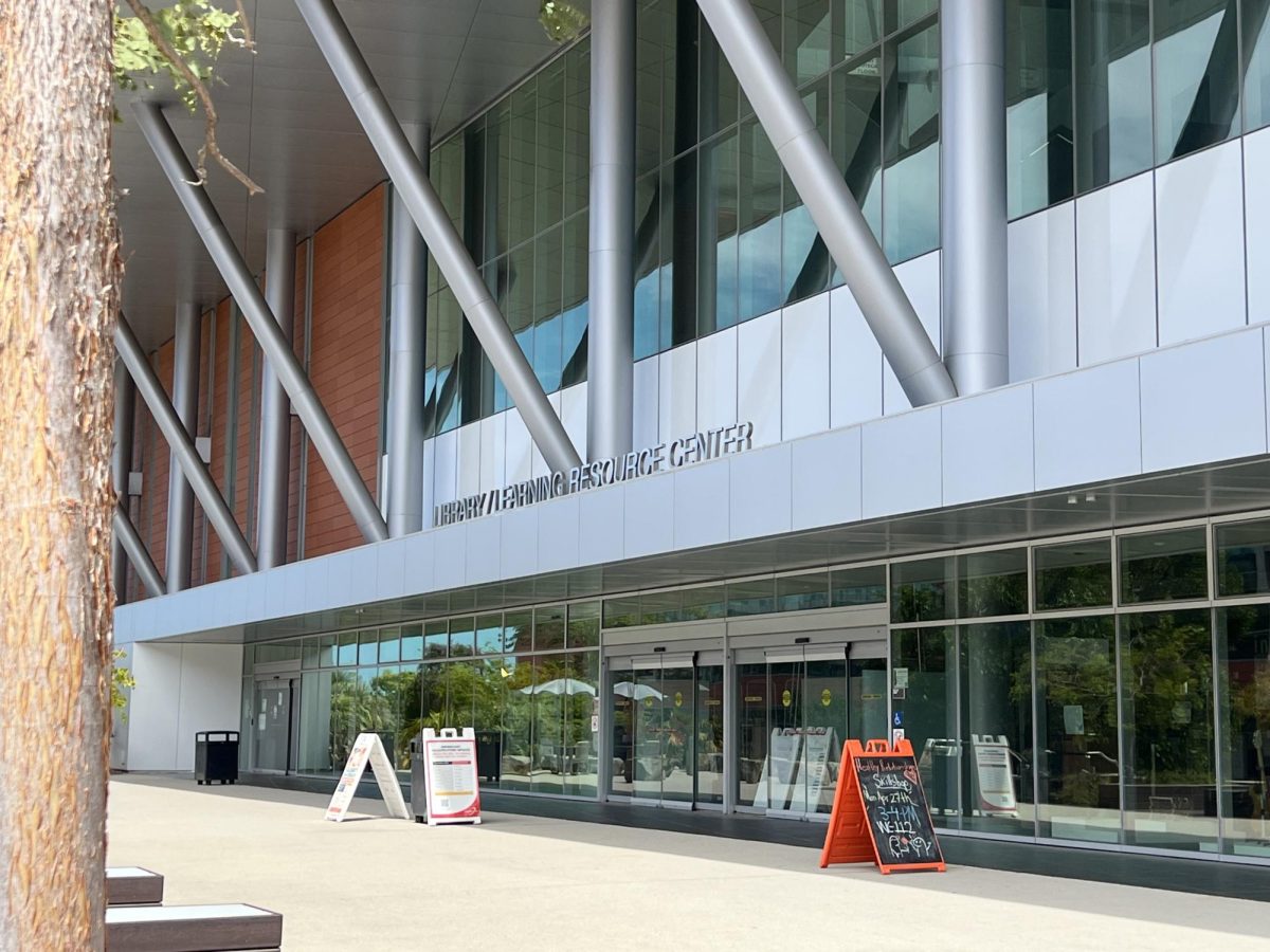 Exterior of Palomar library front entrance