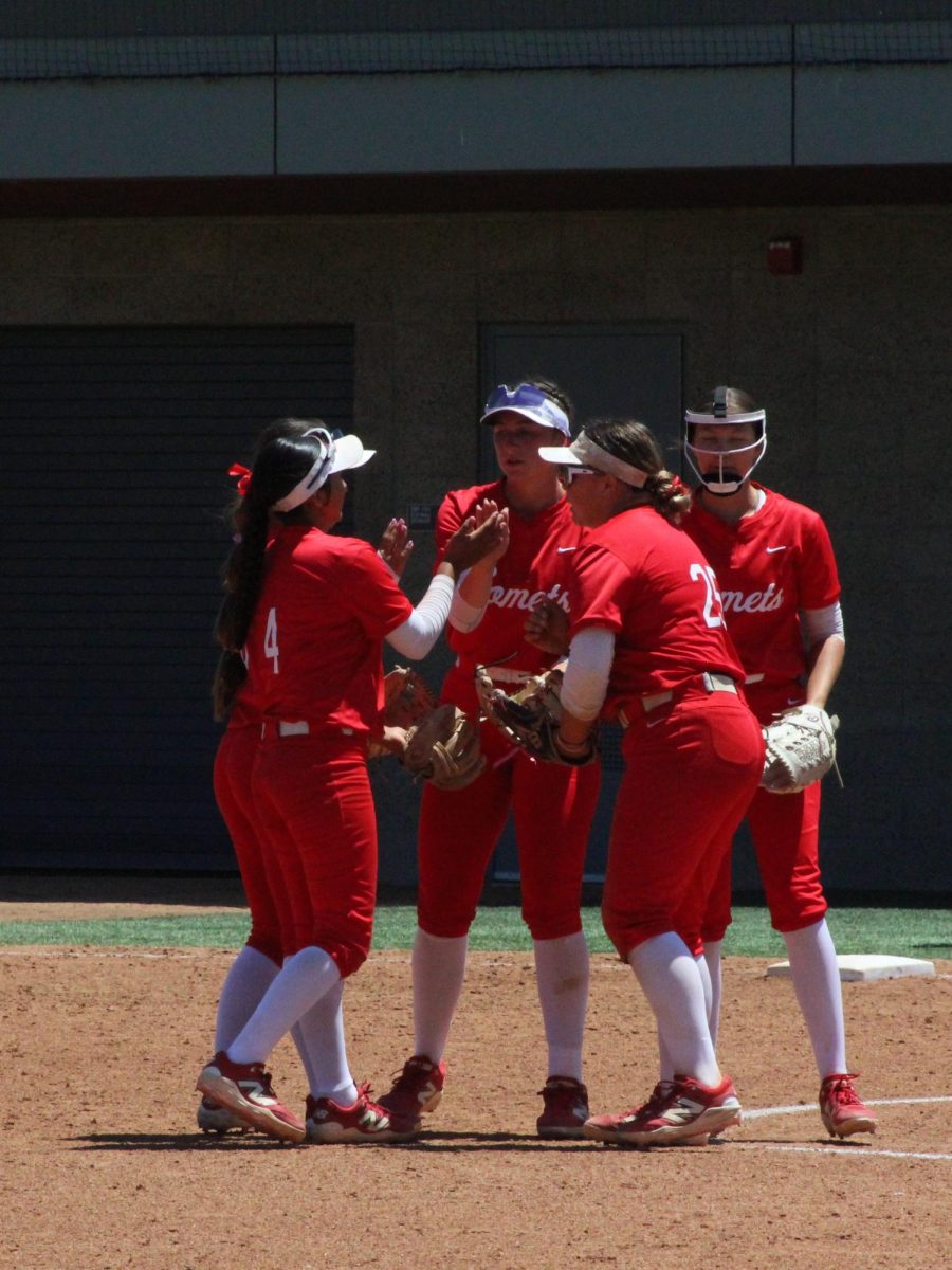 Comets rally going into the bottom of the 5th inning after gaining a 1-run (6-5) advantage against Antelope Valley in game 2 on May 9, 2026
