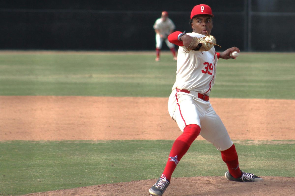 Comet starting pitcher Elijah Stephens (#39) prepares to throw a pitch against Santa Barbara City College on May 15 at Bob Vetter Field. 